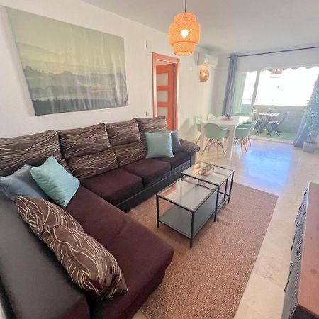 Large & Cozy Centrally Apartment ตอร์เรโมลิโนส ภายนอก รูปภาพ