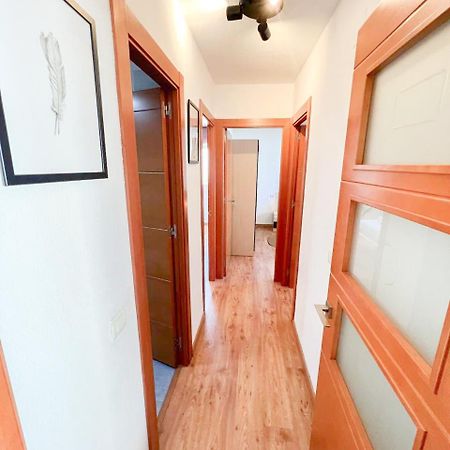 Large & Cozy Centrally Apartment ตอร์เรโมลิโนส ภายนอก รูปภาพ